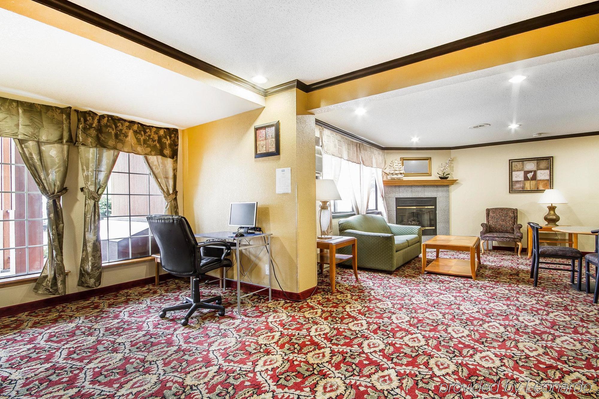 Rodeway Inn & Suites Madison East Bagian luar foto