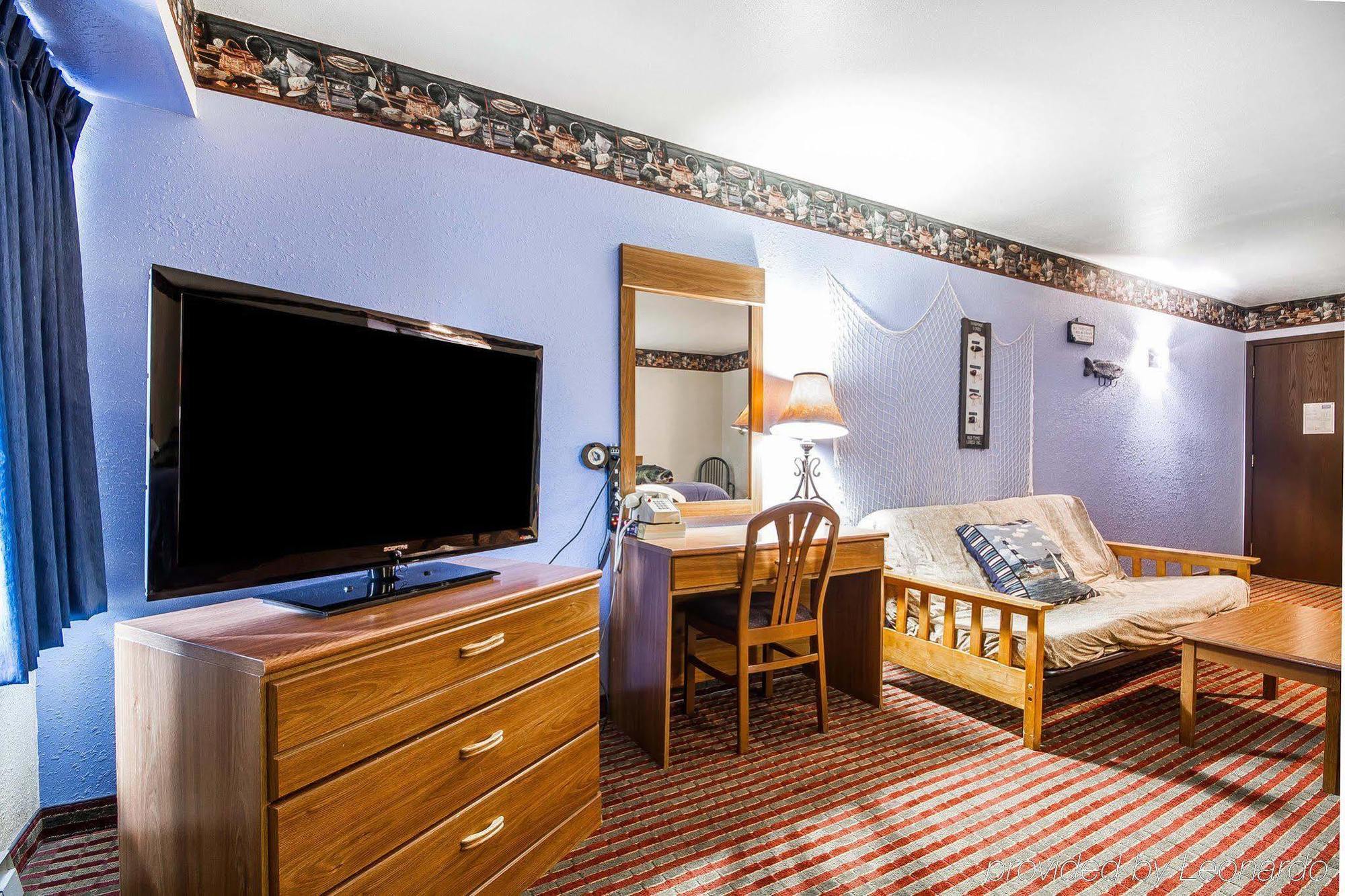 Rodeway Inn & Suites Madison East Bagian luar foto