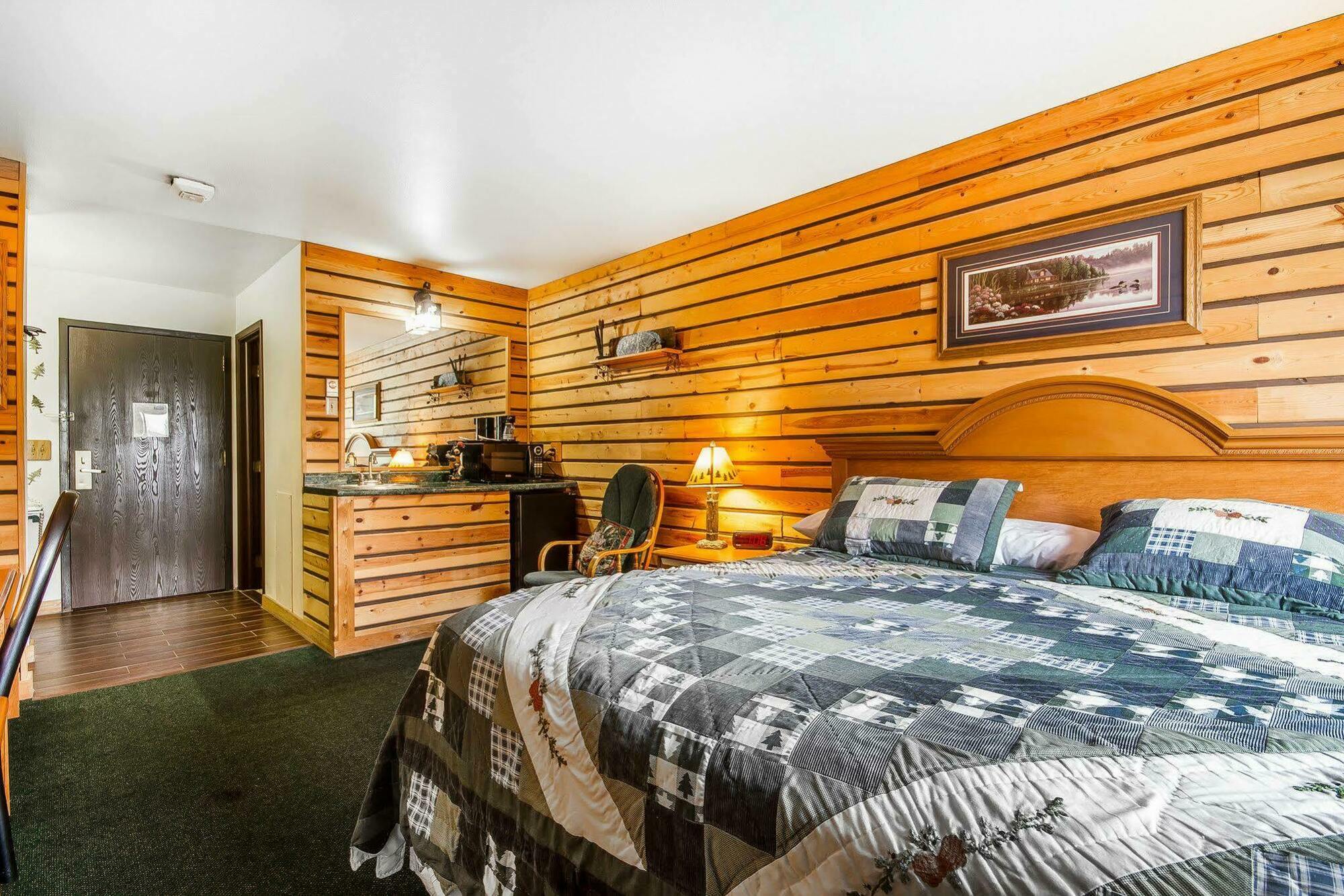 Rodeway Inn & Suites Madison East Bagian luar foto